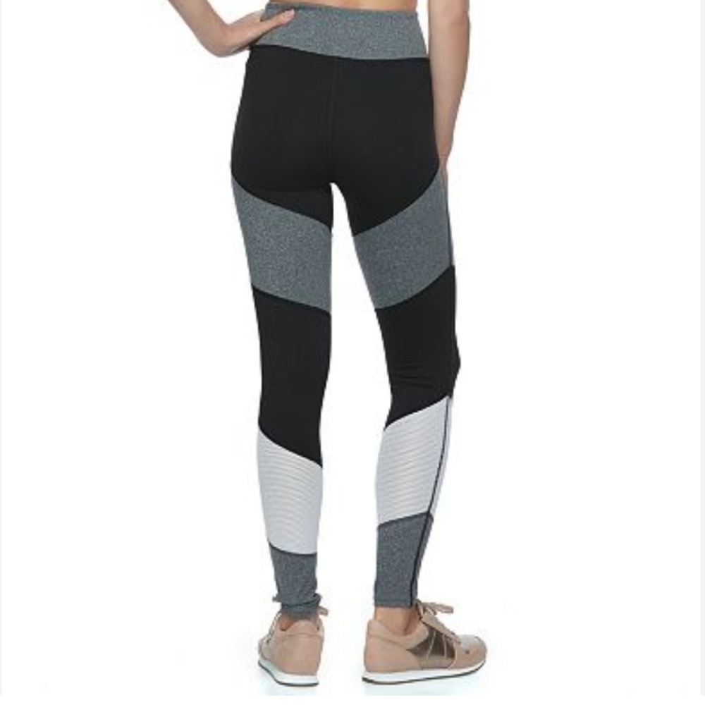 SO Perfectly You High Rise Color Block Leggings Gray Black M